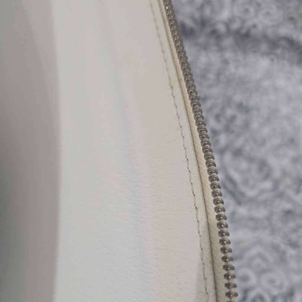 CELINE Elegant White Handbag - Picture 7 of 11